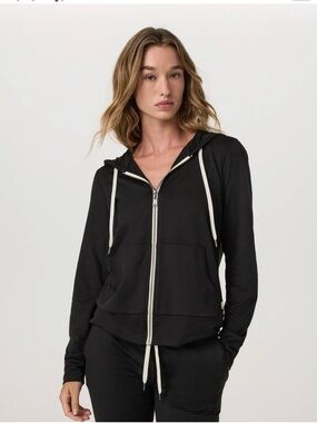 Vuori Halo Performance Hoodie 2.0 in Black Heather Size Small